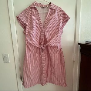 Vineyard Vines cute button down dress. 12.